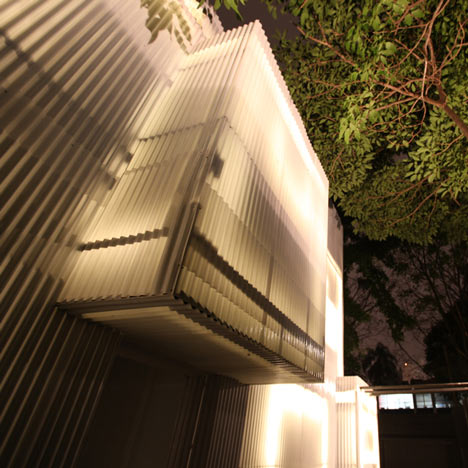Building Tilelamp at Casa do Lado by 20.87 Building Tilelamp at Casa do Lado by 20.87