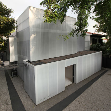 Building Tilelamp at Casa do Lado by 20.87 Building Tilelamp at Casa do Lado by 20.87