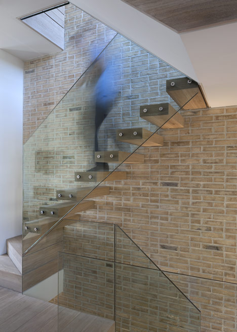 Butterfly Loft Apartment by Tigg Coll Architects Butterfly Loft Apartment by Tigg Coll Architects