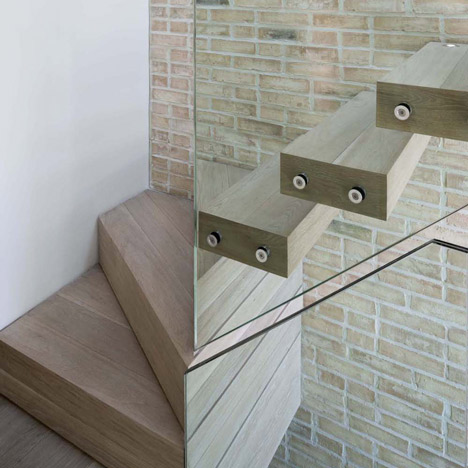 Butterfly Loft Apartment by Tigg Coll Architects Butterfly Loft Apartment by Tigg Coll Architects