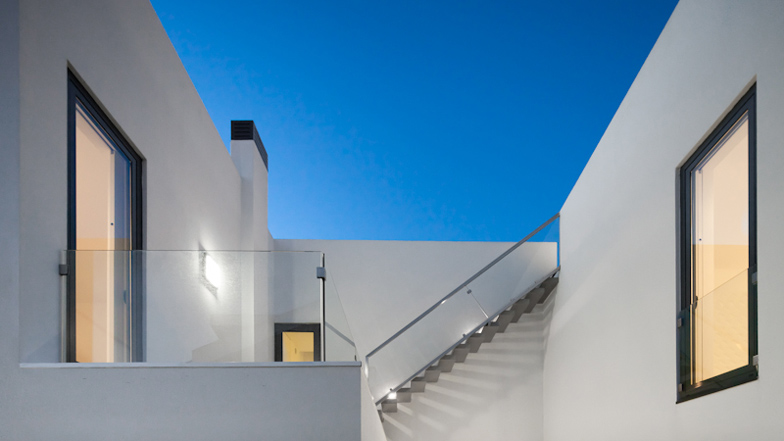 Casa DJ by ida Arquitectos