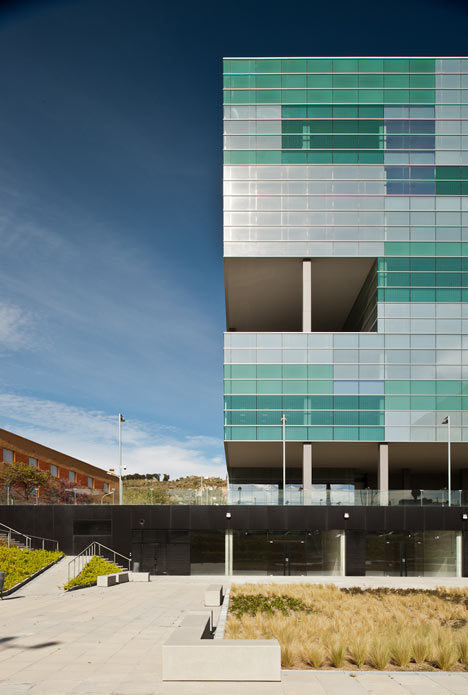 D38 Zona Franca Office by Arata Isozaki D38 Zona Franca Office by Arata Isozaki
