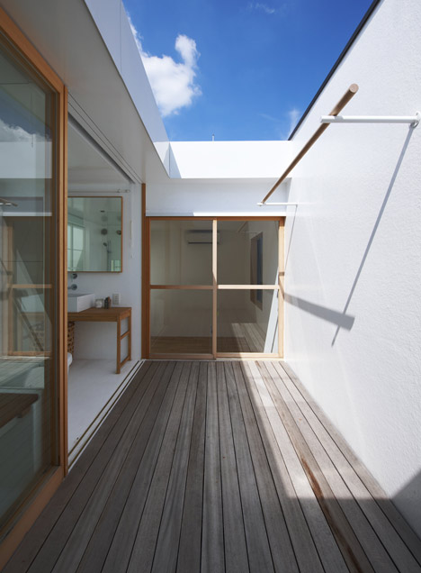 House in Futako-Shinchi by Tato Architects House in Futako-Shinchi by Tato Architects