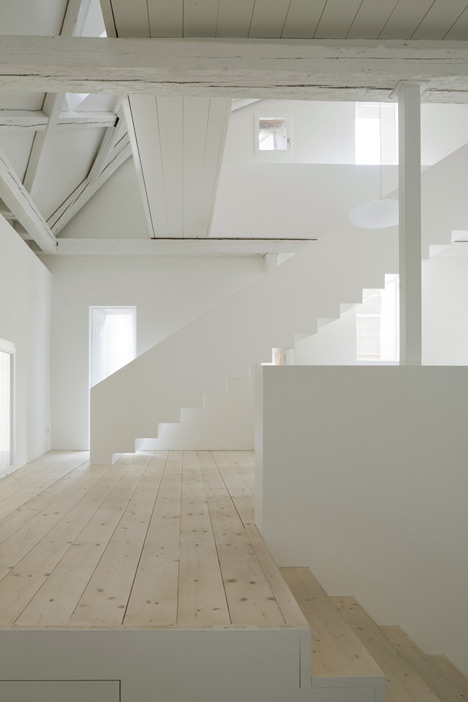 Kirchplatz Office and Residence by Oppenheim and Huesler Architekten Kirchplatz Office and Residence by Oppenheim and Huesler Architekten