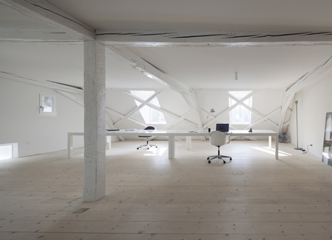 Kirchplatz Office and Residence by Oppenheim and Huesler Architekten Kirchplatz Office and Residence by Oppenheim and Huesler Architekten