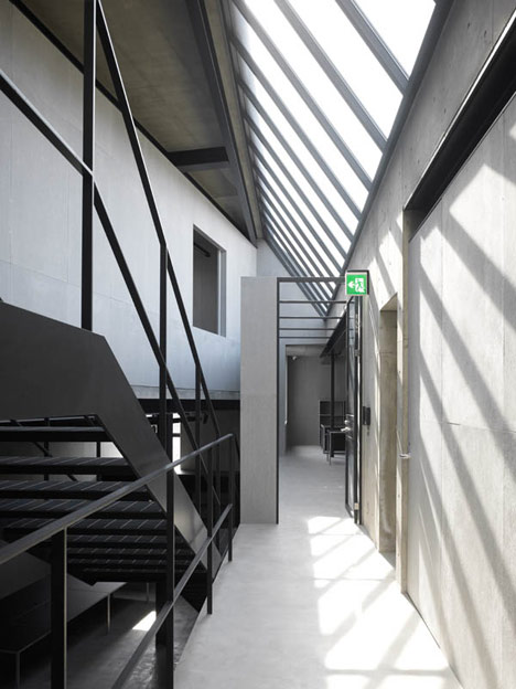 NH Office Building by General Design NH Office Building by General Design