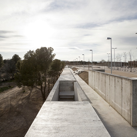 Valdefierro Park by Héctor Fernández Elorza and Manuel Fernández Ramírez