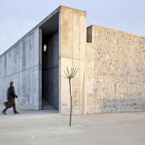 Valdefierro Park by Héctor Fernández Elorza and Manuel Fernández Ramírez