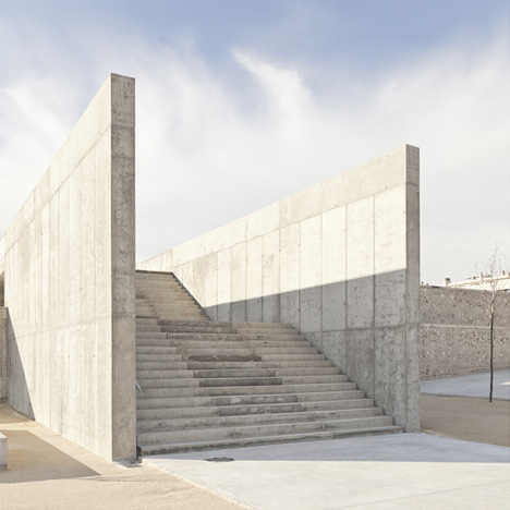 Valdefierro Park by Héctor Fernández Elorza and Manuel Fernández Ramírez