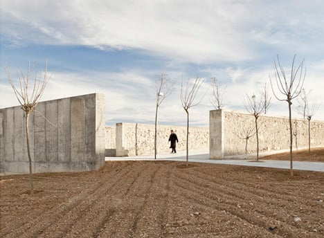 Valdefierro Park by Héctor Fernández Elorza and Manuel Fernández Ramírez