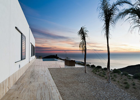 AA House by MVN Architects