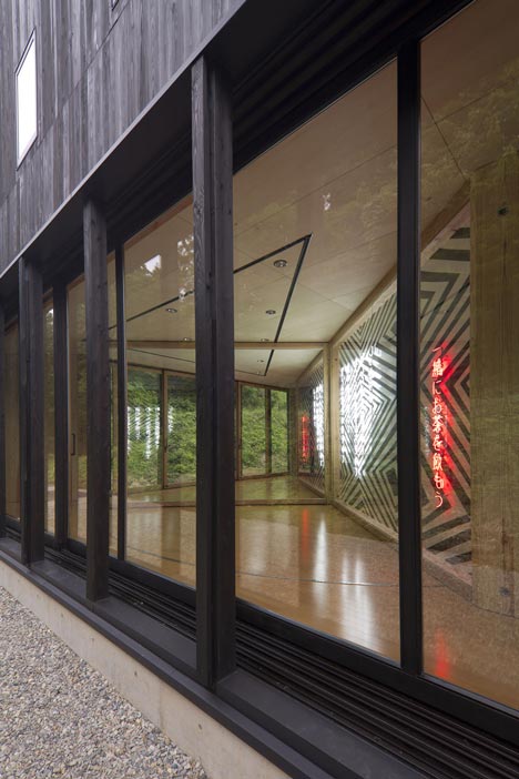 Australia House Gallery and Studio by Andrew Burns Australia House Gallery and Studio by Andrew Burns
