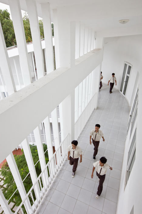Binh Duong School by Vo Trong Nghia Binh Duong School by Vo Trong Nghia