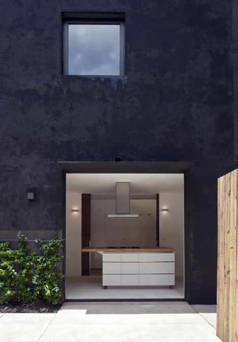Casa Cerrada Reforma 108 by DCPP Arquitectos