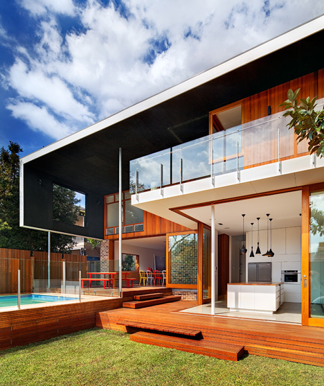 dezeen_Castlecrag Residence by CplusC Architectural Workshop_1