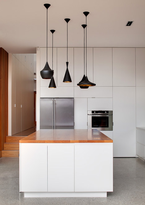 Castlecrag Residence by CplusC Architectural Workshop Castlecrag Residence by CplusC Architectural Workshop