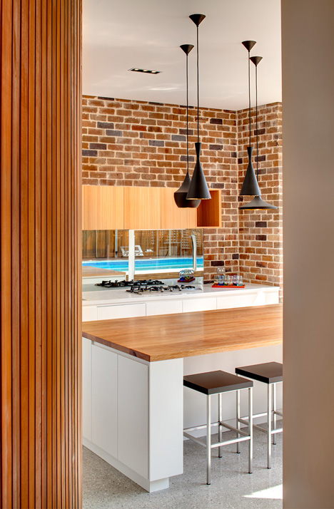 Castlecrag Residence by CplusC Architectural Workshop