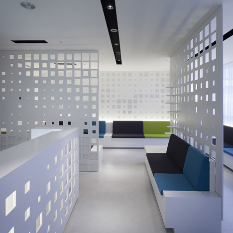 G Clinic 7f by KORI architecture office and Arimoto Yushiro