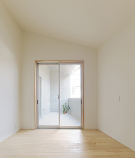 House in Kitaoji by Torafu Architects