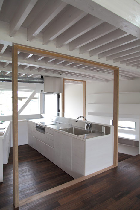 House in Toyota Aichi by Katsutoshi Sasaki + Associates