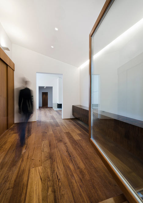 House in a Pine Wood by Sundaymorning and Massimo Fiorido Associati House in a Pine Wood by Sundaymorning and Massimo Fiorido Associati