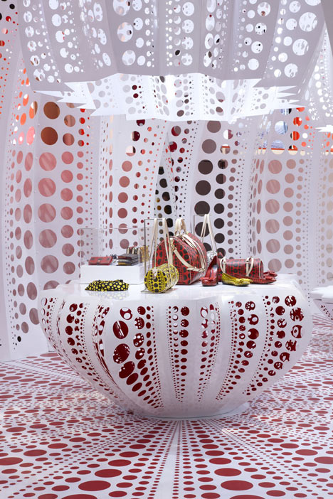 Louis Vuitton and Kusama concept store at Selfridges Louis Vuitton and Kusama concept store at Selfridges