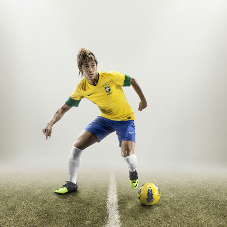 Movie: Nike GS Football Boot Movie: Nike GS Football Boot