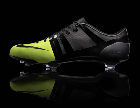 Movie: Nike GS Football Boot Movie: Nike GS Football Boot