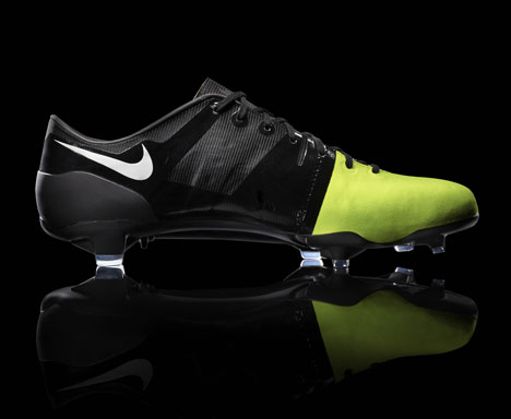 Movie: Nike GS Football Boot Movie: Nike GS Football Boot