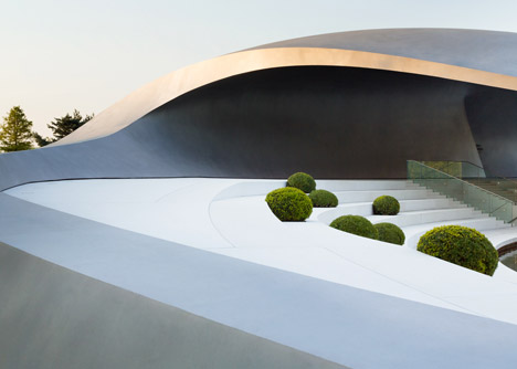 Porsche Pavillon by HENN Porsche Pavillon by HENN