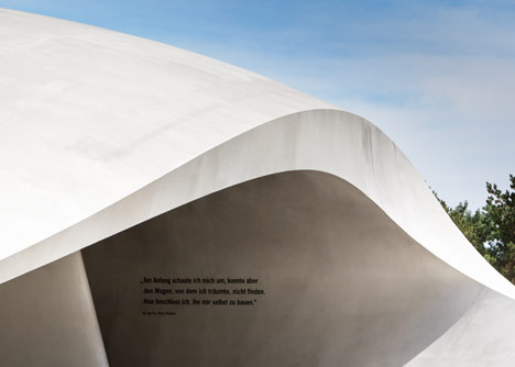 Porsche Pavillon by HENN Porsche Pavillon by HENN