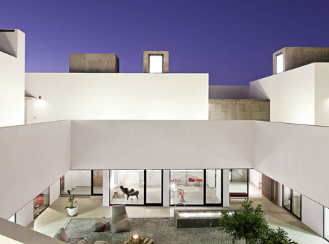 Villa Extramuros by Vora Arquitectura Villa Extramuros by Vora Arquitectura