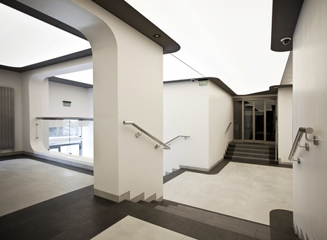Voivodeship Police Headquarters by Poznan Projekt and Modelina Architekci Voivodeship Police Headquarters by Poznan Projekt and Modelina Architekci