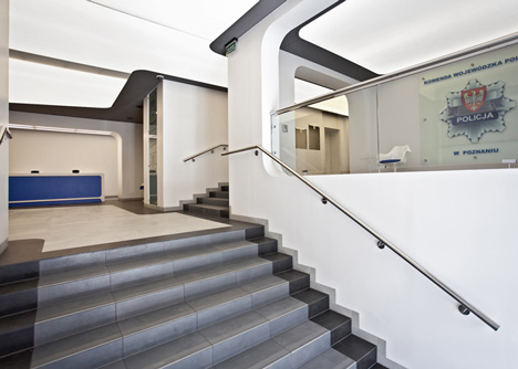Voivodeship Police Headquarters by Poznan Projekt and Modelina Architekci Voivodeship Police Headquarters by Poznan Projekt and Modelina Architekci