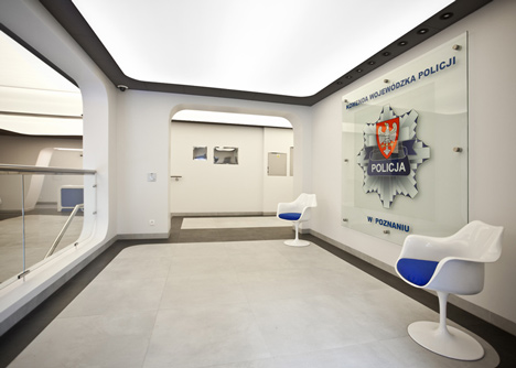 Voivodeship Police Headquarters by Poznan Projekt and Modelina Architekci Voivodeship Police Headquarters by Poznan Projekt and Modelina Architekci