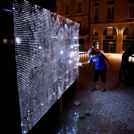 Water Light Graffiti by Antonin Forneau for DigitalArti Artlab