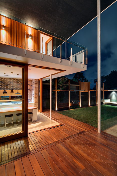 Castlecrag Residence by CplusC Architectural Workshop
