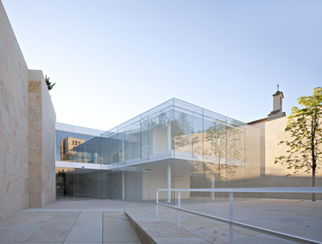 Offices for Junta de Castilla y León by Alberto Campo Baeza