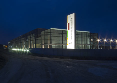 Centro de Recepción de Visitantes by a3gm + Mata y asociados