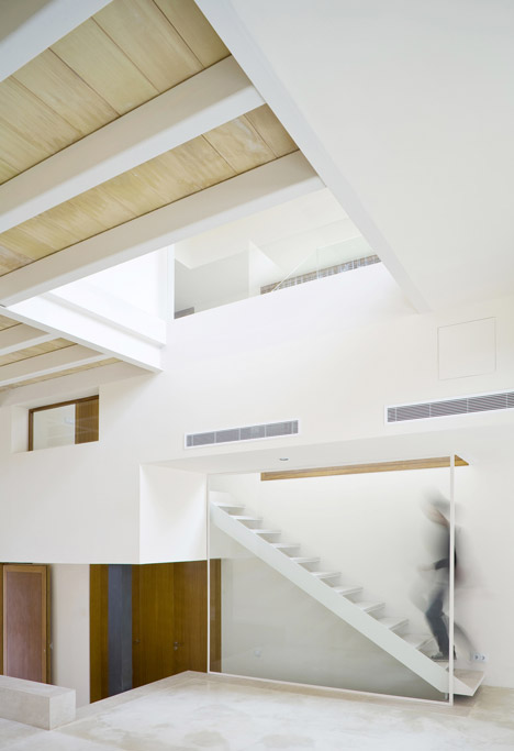 Ferriol House by Ripolltizon