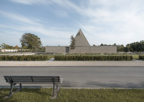 Funeral Chapel in Ingelheim Frei-Weinheim by Bayer & Strobel Architekten Funeral Chapel in Ingelheim Frei-Weinheim by Bayer & Strobel Architekten