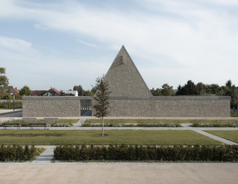 Funeral Chapel in Ingelheim Frei-Weinheim by Bayer & Strobel Architekten Funeral Chapel in Ingelheim Frei-Weinheim by Bayer & Strobel Architekten
