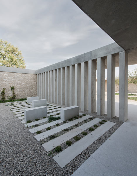 Funeral Chapel in Ingelheim Frei-Weinheim by Bayer & Strobel Architekten Funeral Chapel in Ingelheim Frei-Weinheim by Bayer & Strobel Architekten