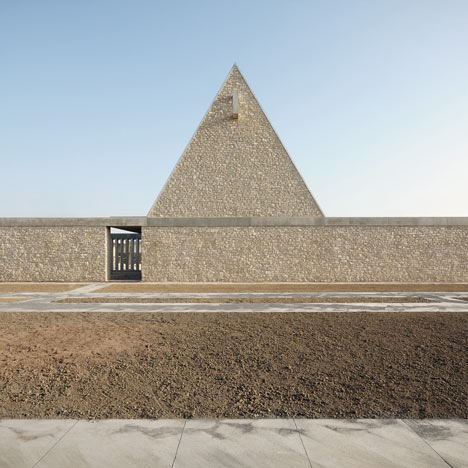 Funeral Chapel in Ingelheim Frei-Weinheim by Bayer & Strobel Architekten