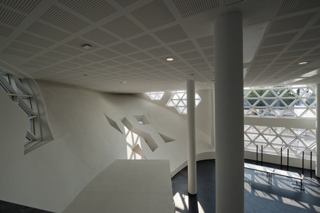 Lycée Georges Frêche by Massimiliano and Doriana Fuksas