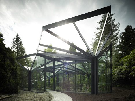 Greenhouse at Grüningen Botanical Garden by Buehrer Wuest Architekten Greenhouse at Grüningen Botanical Garden by Buehrer Wuest Architekten