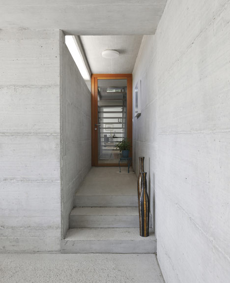 House HV by Kombinat House HV by Kombinat