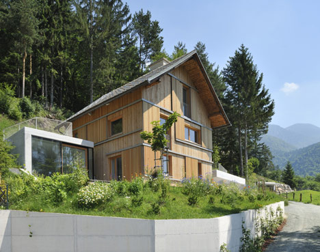 House HV by Kombinat House HV by Kombinat