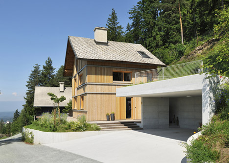 House HV by Kombinat House HV by Kombinat