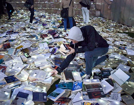 Literature Versus Traffic by Luzinterruptus